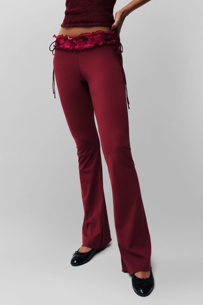 Ruched Side Tie Stretch Pant in Bordeaux