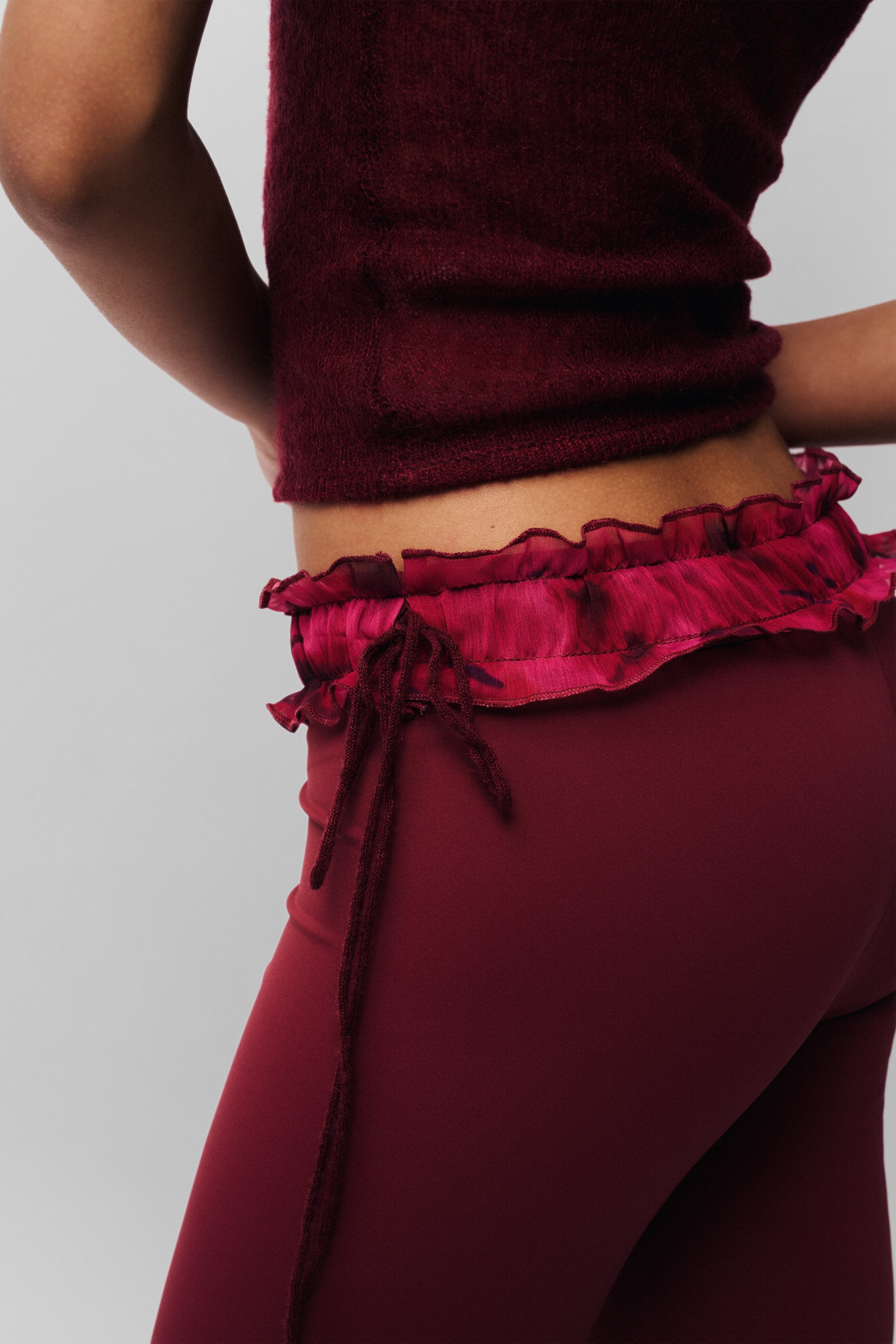 Ruched Side Tie Stretch Pant in Bordeaux