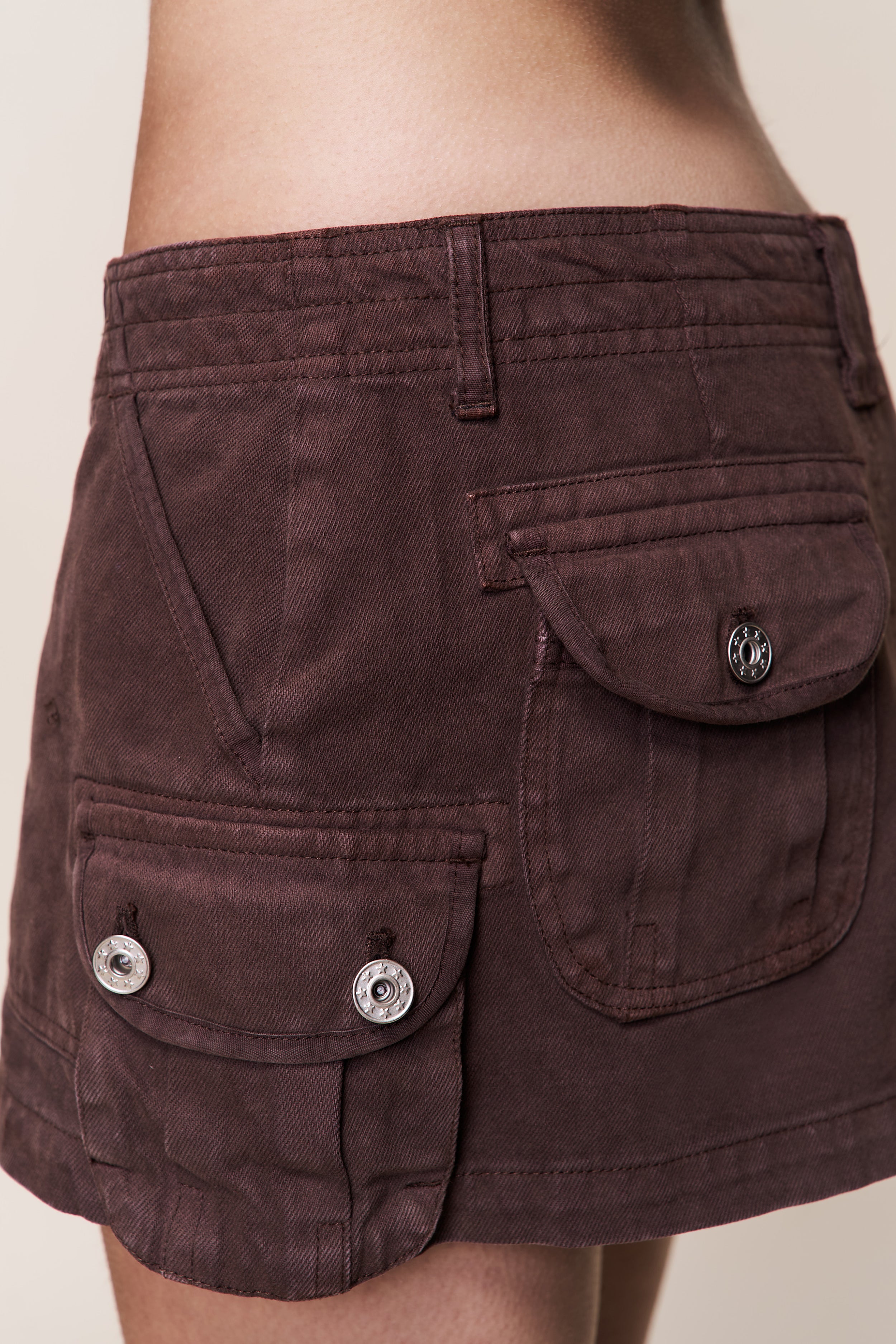 Anais Cargo Mini Skirt in Chocolate