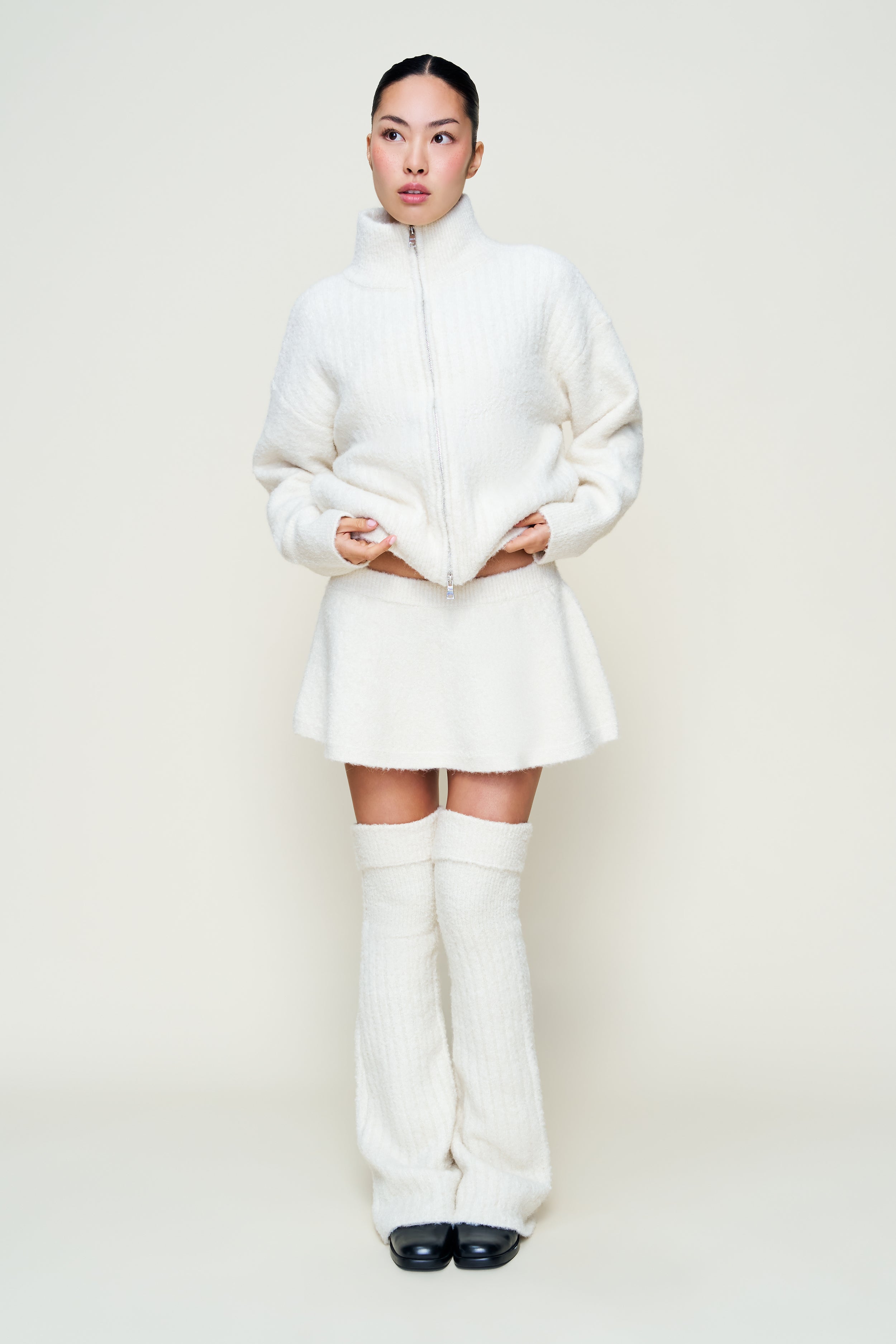 MILA ZIP UP IN IVORY