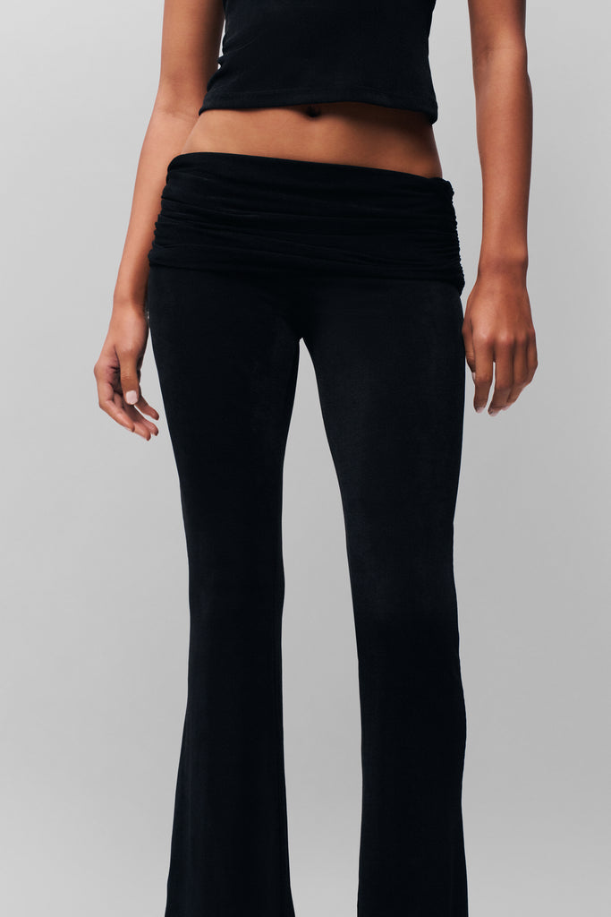 Azia Pant