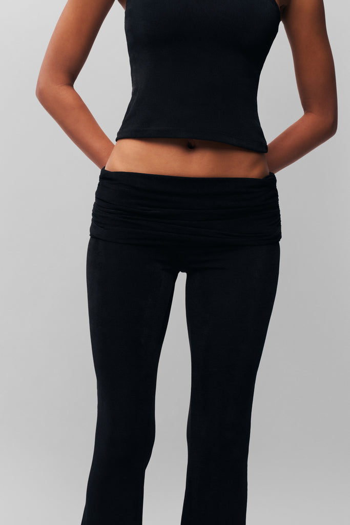 Azia Pant