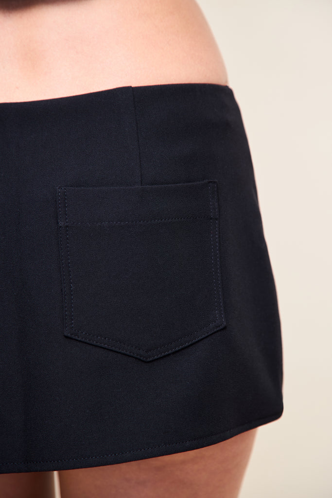 Troyes Skort in Black