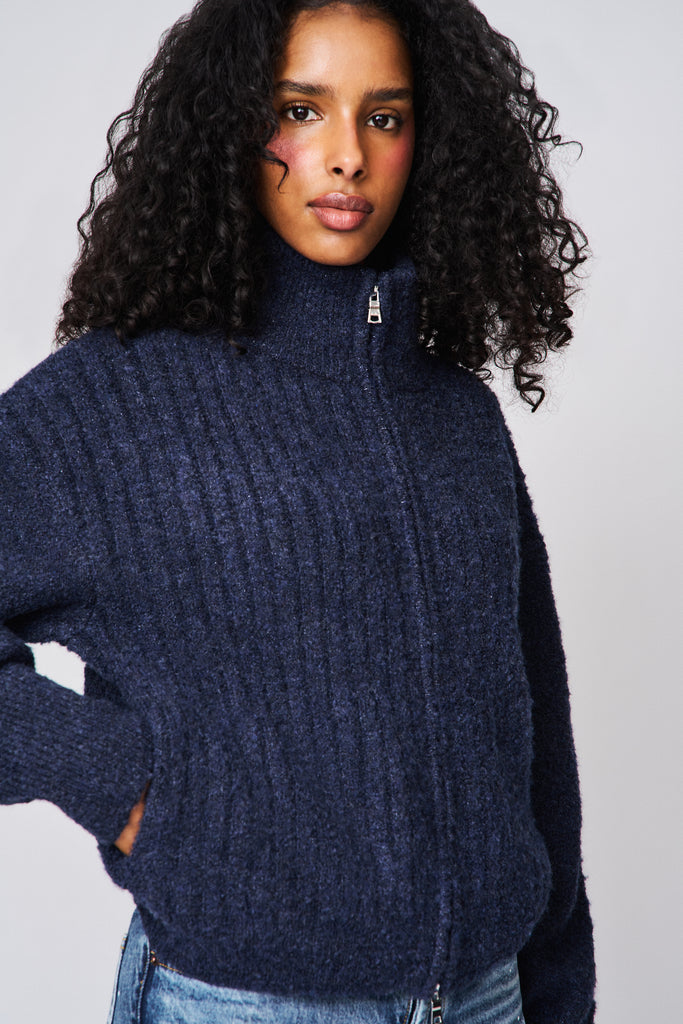 Mila Zip Up