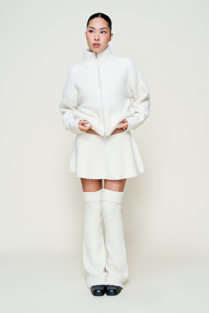 MILA ZIP UP IN IVORY
