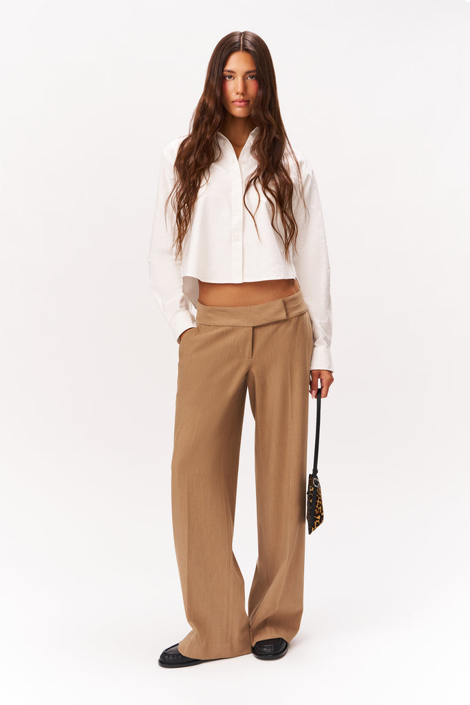 BUFFY CROPPED BUTTON DOWN SHIRT IN WHITE