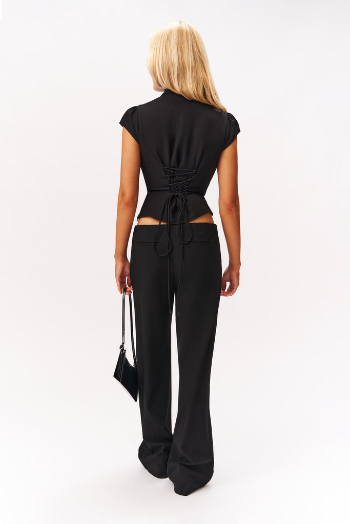TAILORED ARA TOP IN BLACK